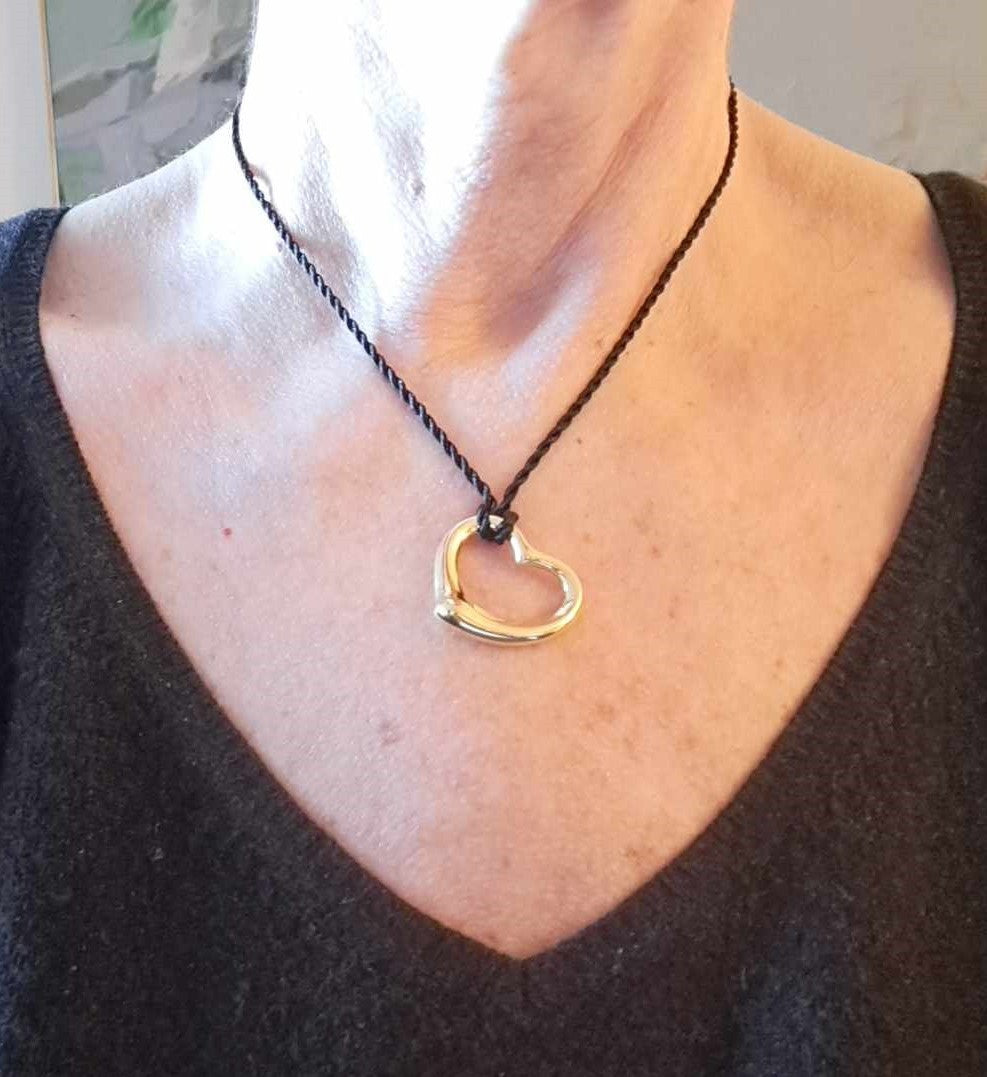 Else Peretti Open Heart Pendant from Tiffany & Co. 18K Gold-2
