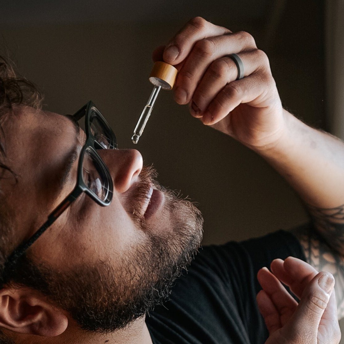 Revitalising Kakadu Plum Beard Oil-3