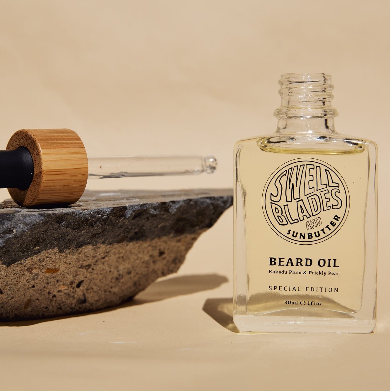 Revitalising Kakadu Plum Beard Oil-1