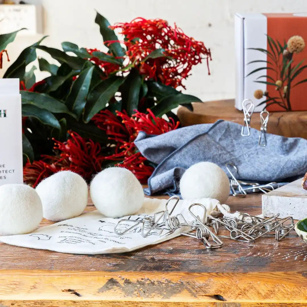 NNEDSZ Eco Friendly Laundry Bundle | Pegs & Dryer Balls-3