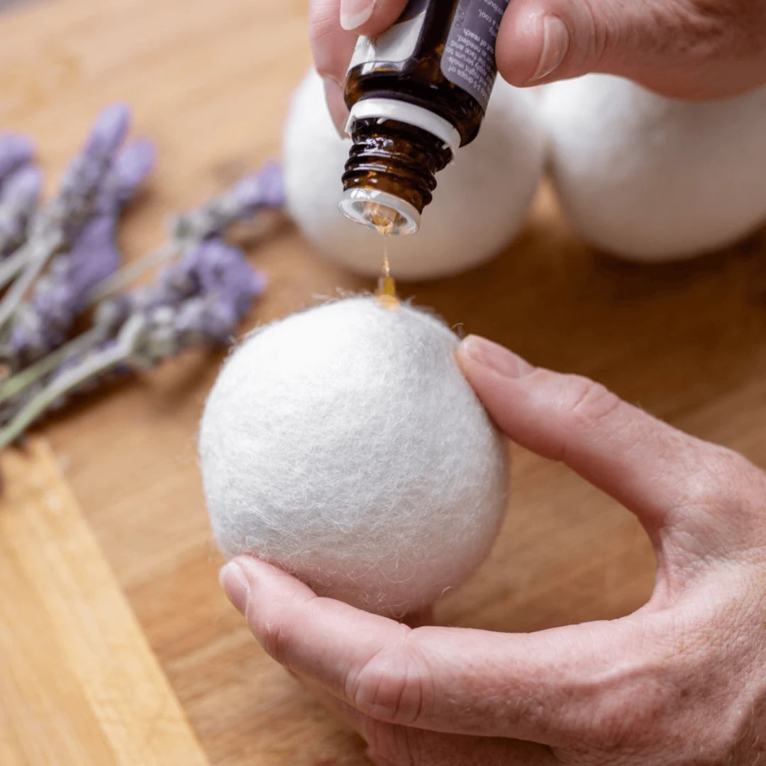 NNEDSZ Eco Friendly Laundry Bundle | Pegs & Dryer Balls-4