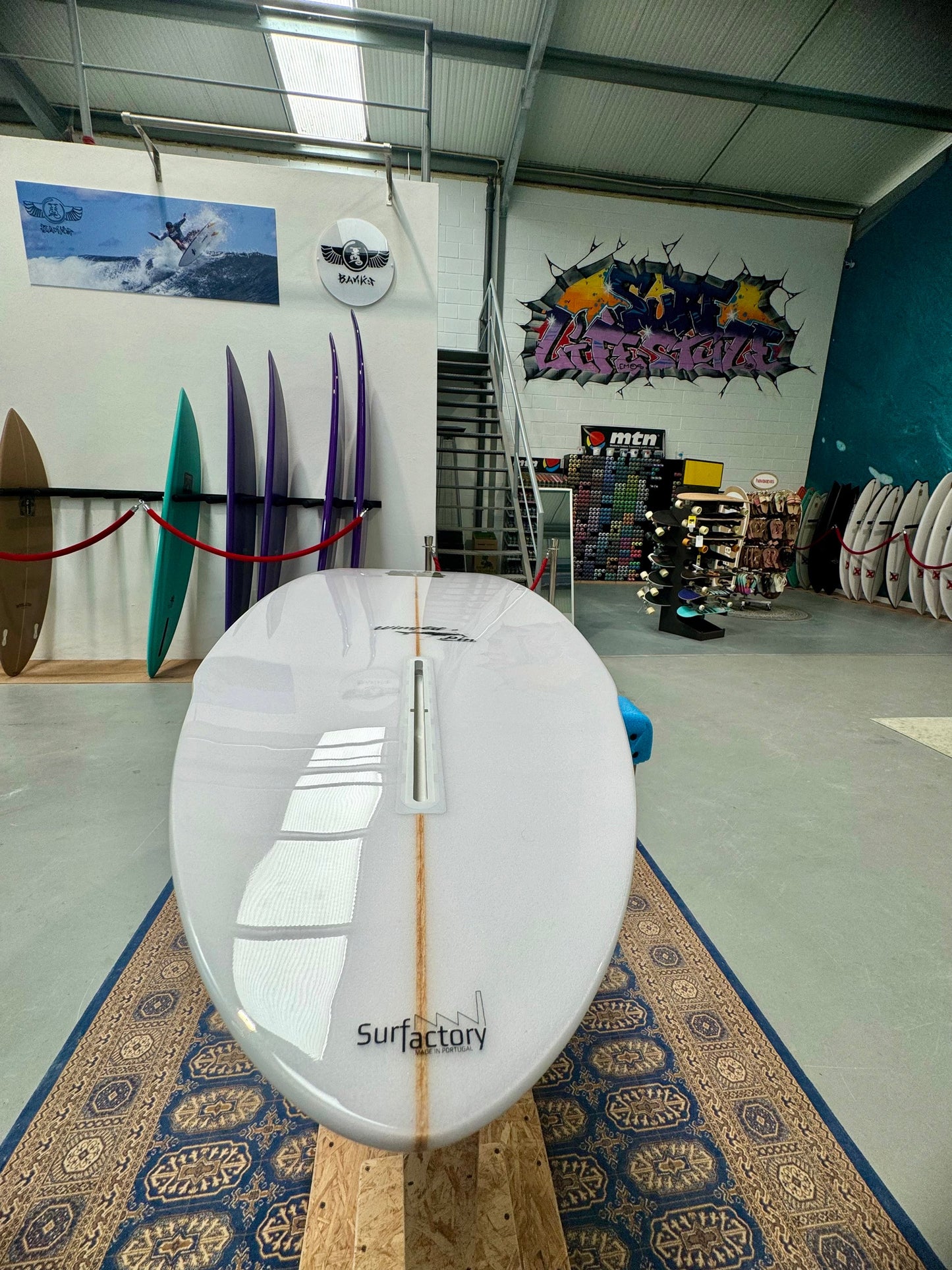 Prancha Surf Jim Banks Winged Pin 5´10