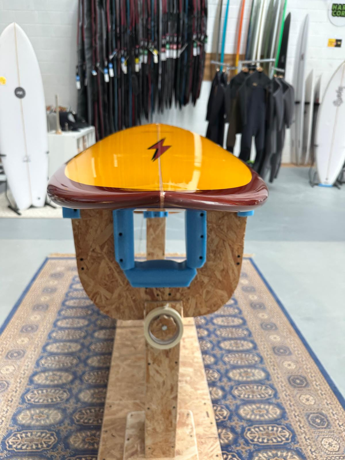 Prancha Surf Lightning Bolt PIN MASTER by Spottt