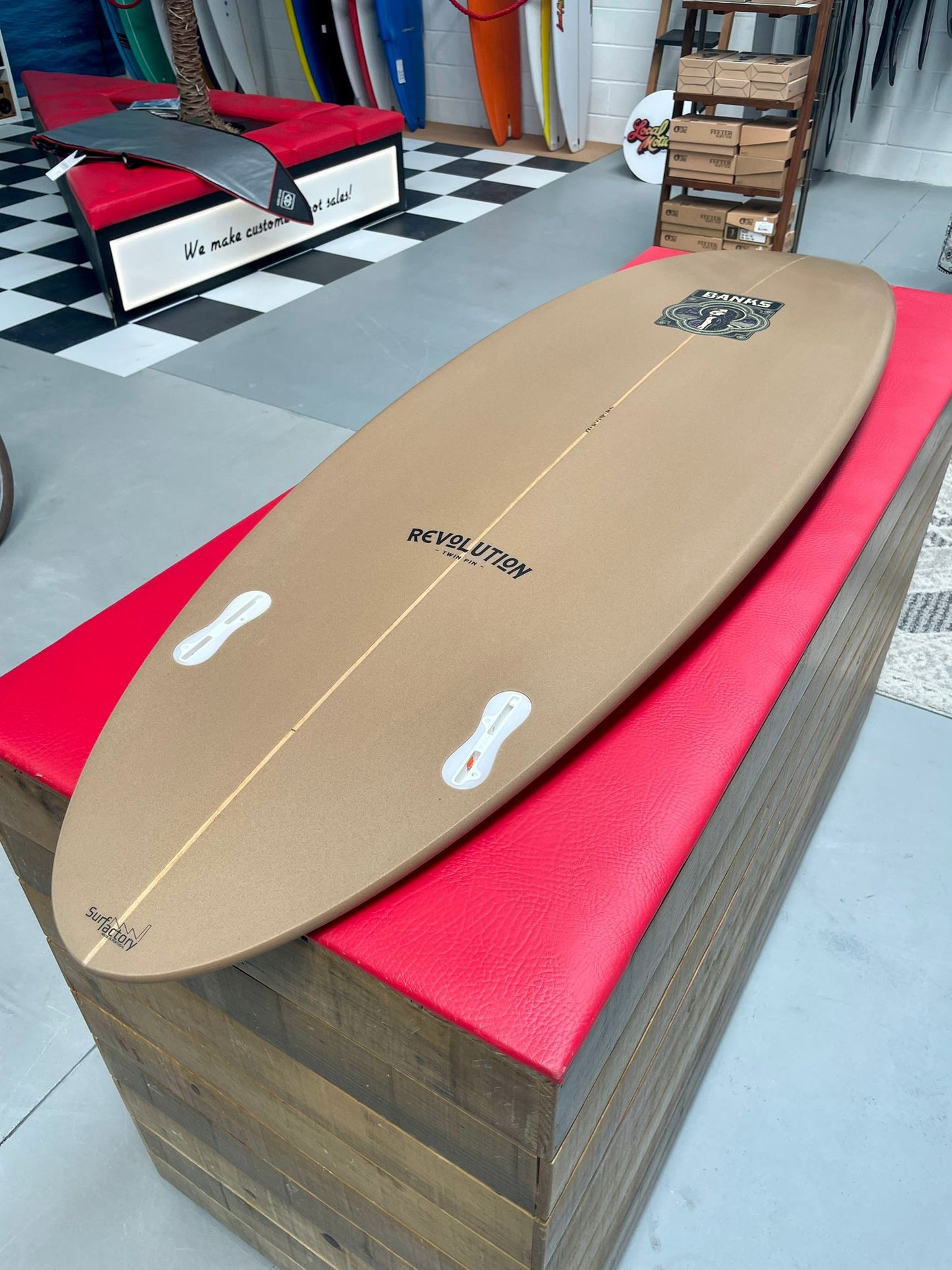 Prancha Surf  Jim Banks Revolution Twin Pin (Groveller) 5´8