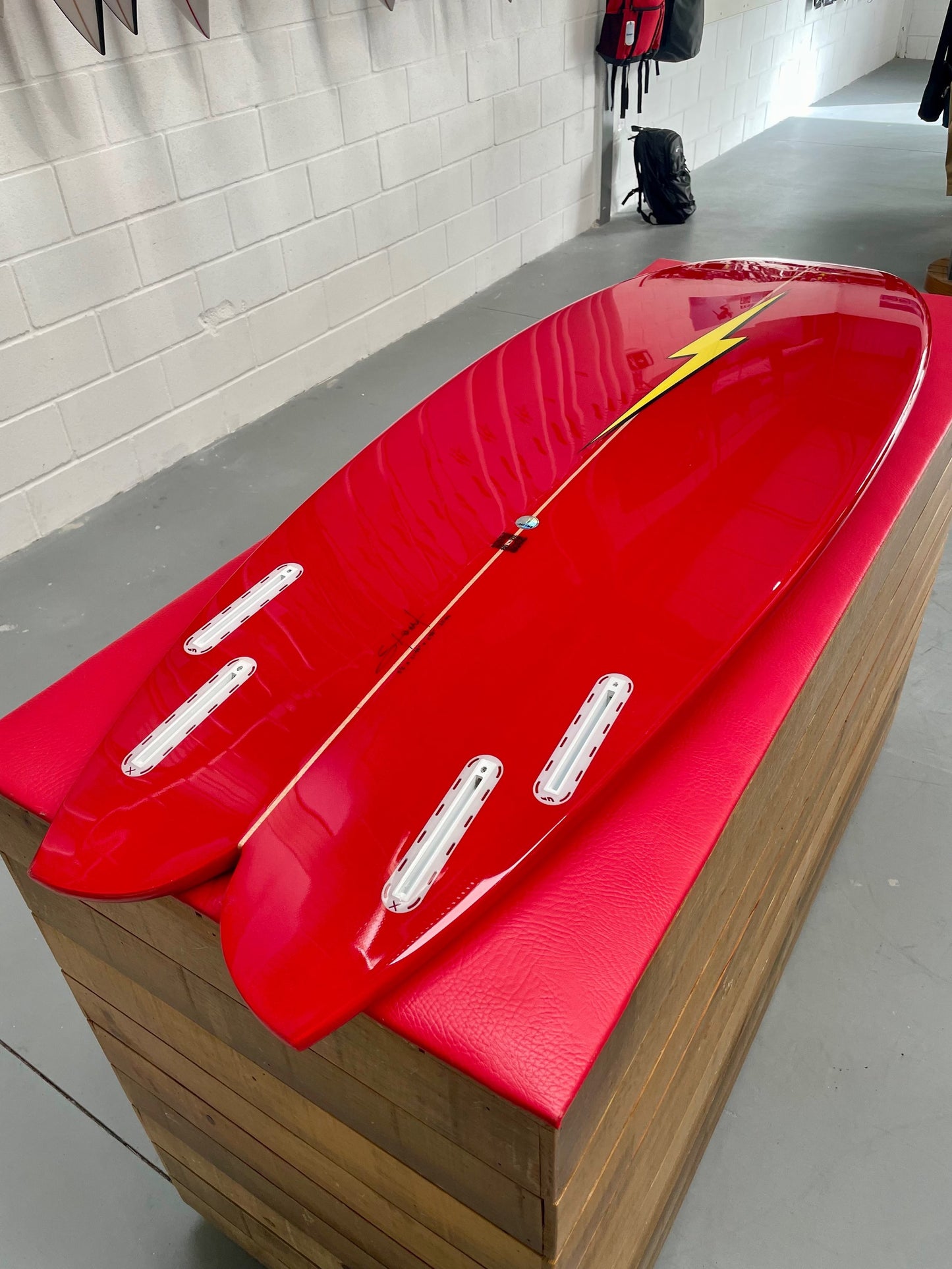 Prancha Surf Lightning Bolt QUAD FISH 5'6 by Spottt
