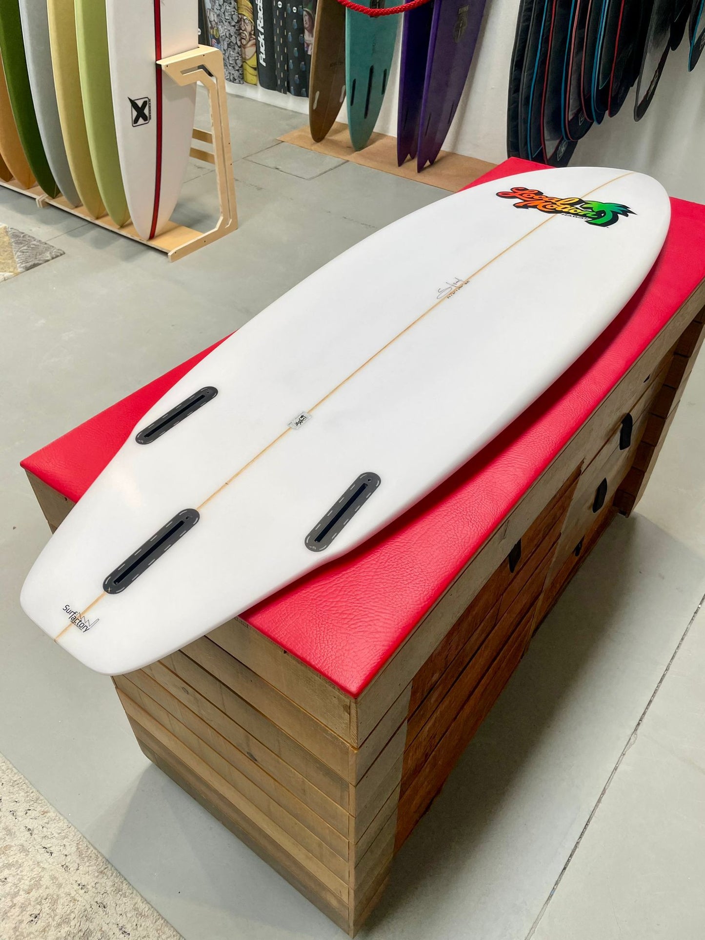 Prancha Surf  Local Motion THRSTR (Original) 6´0